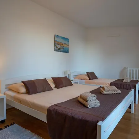 Dada I Dida Milna (Brac)