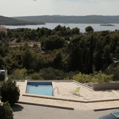 Dada I Dida Apartment Milna (Brac)