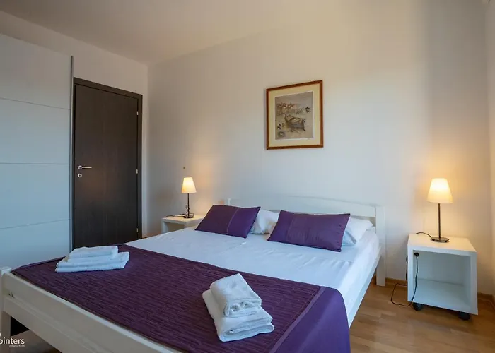 Dada I Dida Milna (Brac)