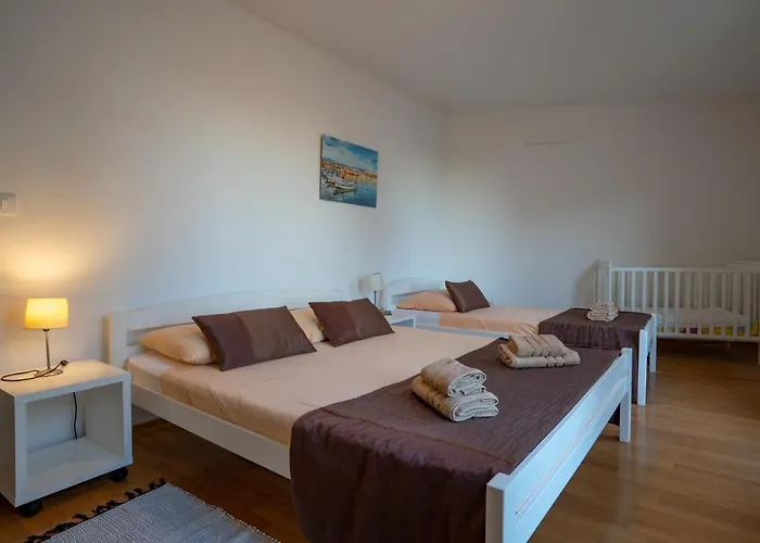 Dada I Dida Milna (Brac)